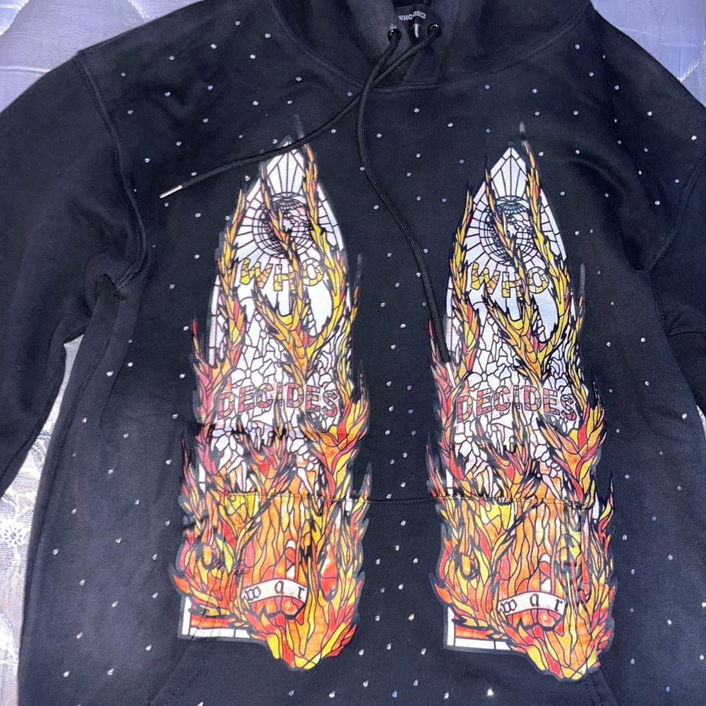 Who decides war hoodie
